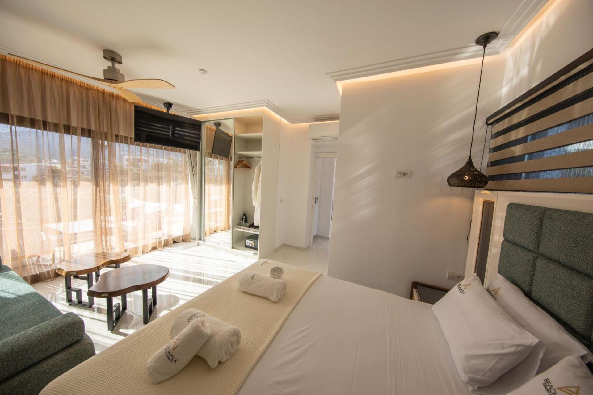 Beach Walk Luxury Suites Amoudara  Rom bilde