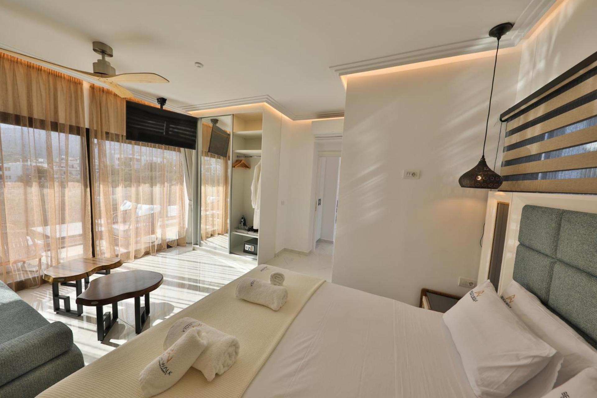 Beach Walk Luxury Suites Amoudara  Rom bilde